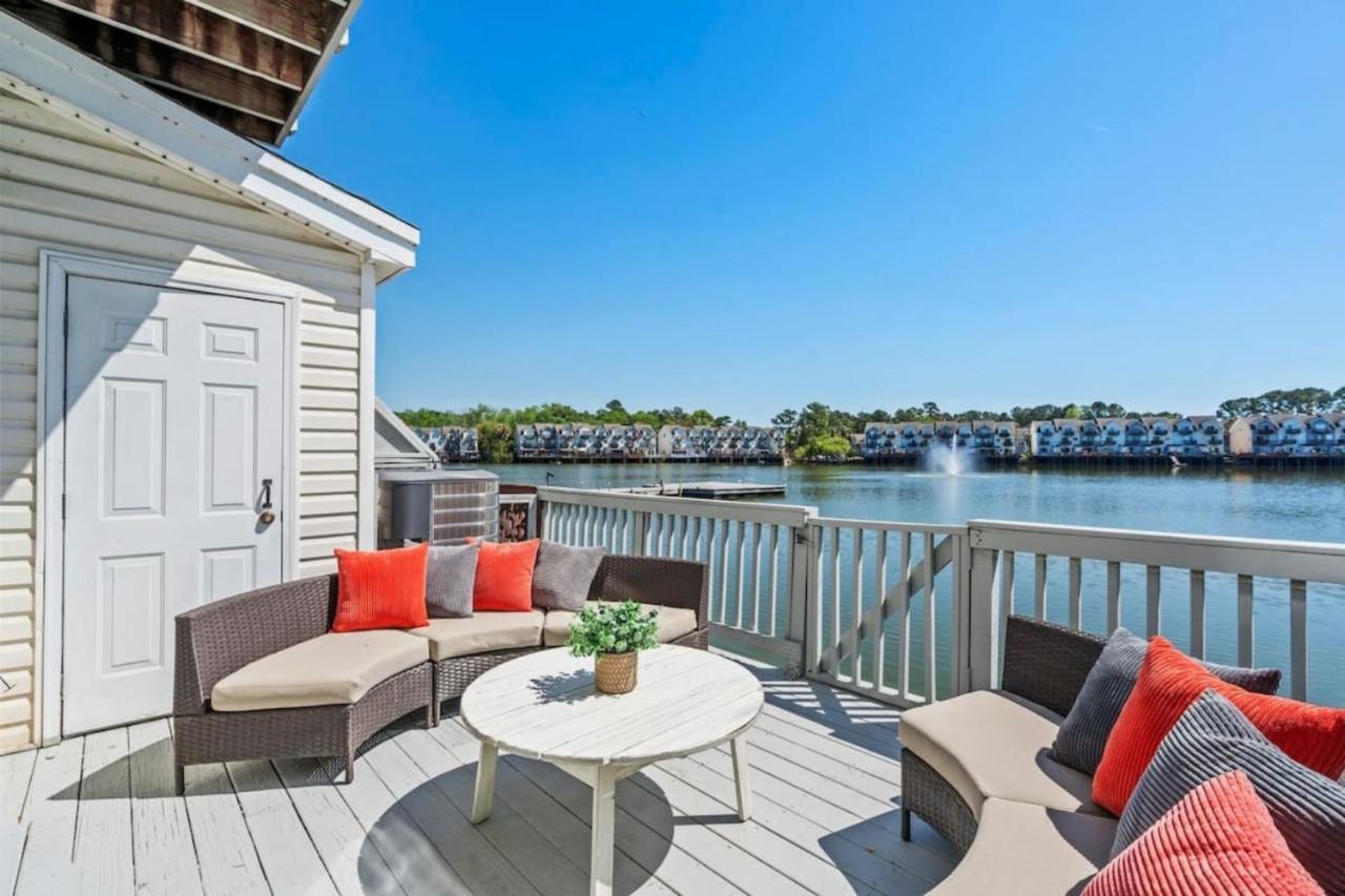☆Live On The Water! Lake Palmetto Palm W/ Patio - 10Min To Downtown & Beaches☆ Charleston Exterior photo