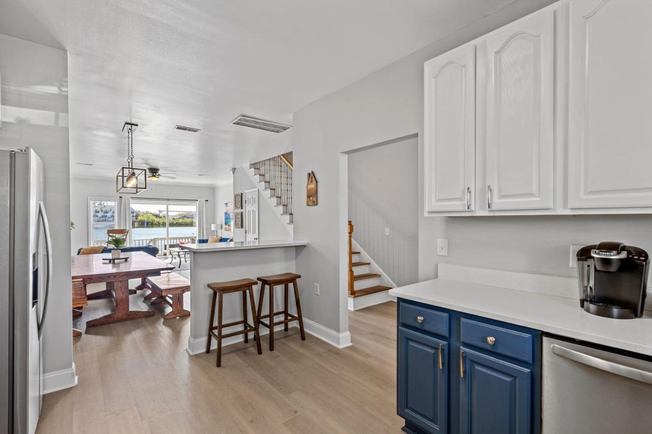 ☆Live On The Water! Lake Palmetto Palm W/ Patio - 10Min To Downtown & Beaches☆ Charleston Exterior photo