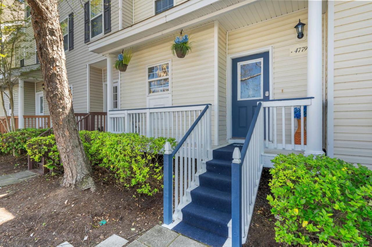 ☆Live On The Water! Lake Palmetto Palm W/ Patio - 10Min To Downtown & Beaches☆ Charleston Exterior photo