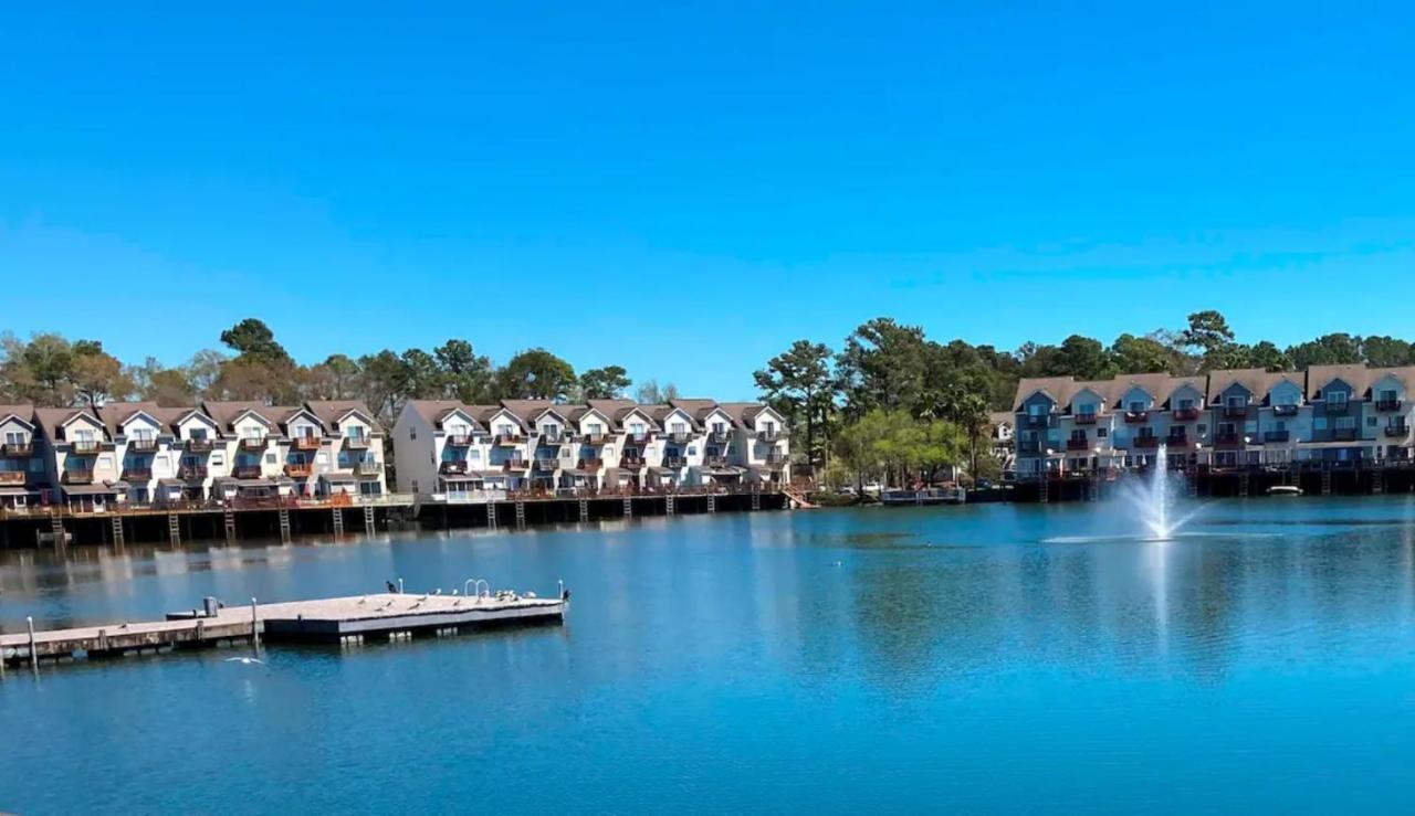 ☆Live On The Water! Lake Palmetto Palm W/ Patio - 10Min To Downtown & Beaches☆ Charleston Exterior photo