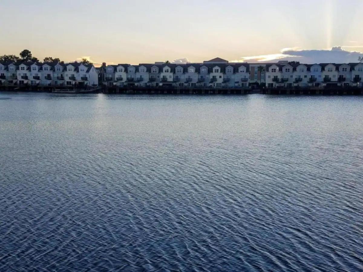 ☆Live On The Water! Lake Palmetto Palm W/ Patio - 10Min To Downtown & Beaches☆ Charleston Exterior photo
